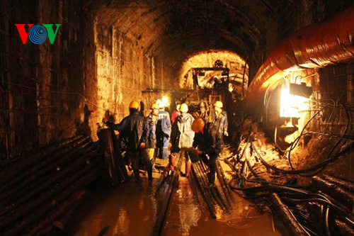 ประธานประเทศและนายกรัฐมนตรีชื่นชมหน่วยงานที่ประสบความสำเร็จในการช่วยชีวิตกรรมกรที่ติดในอุโมงค์